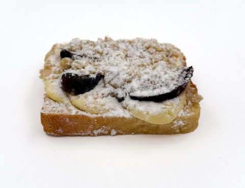 Arme Ritter mit Früchten der Saison